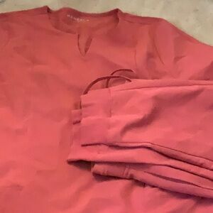 Mandala scrub set, size large w joggers and slimming top. Rose pink color